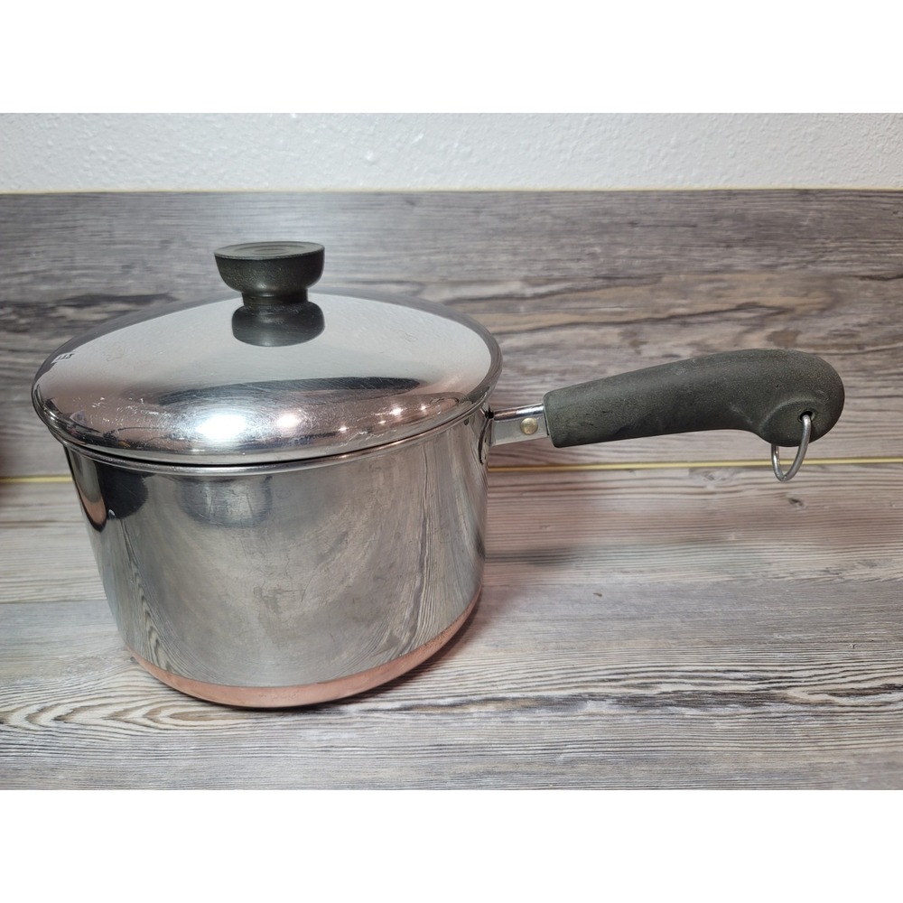 Vintage Rever Ware Copper Bottom saucepan w/ lid sits flat 3 quarts